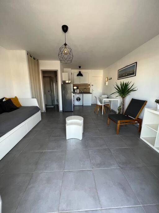 Studio Proche De La Plage Et Du Centre Ville 帕拉瓦莱弗洛 外观 照片